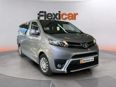 Usado Toyota Proace Verso Active 131 CV (96 kW) 2023 Gris Familiar