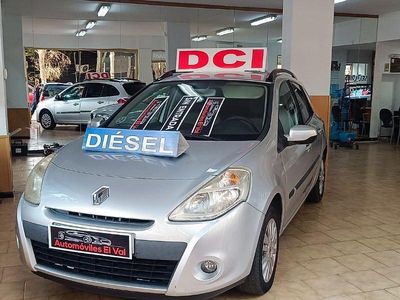 Usado Renault Clio GrandTour Expression 90 CV (66 kW) 2011 Gris / plata Familiar