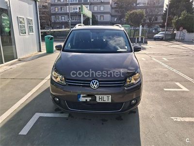 Usado VW Touran Advance 105 CV (77 kW) 2012 Marrón Monovolumen