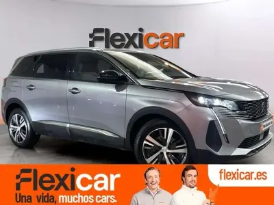 Usado Peugeot 5008 Allure 131 CV (96 kW) 2024 Gris SUV