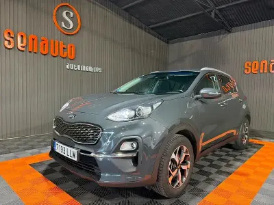 Usado Kia Sportage 136 CV (100 kW) 2020 Gris / plata SUV