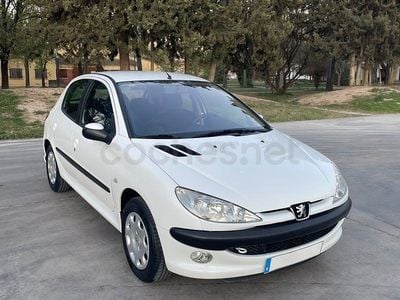Usado Peugeot 206 90 CV (66 kW) 2004 Blanco Berlina