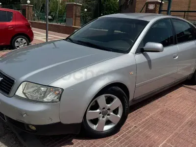 Usado Audi A6 220 CV (161 kW) 2003 Gris / plata Berlina