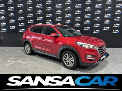 Usado Hyundai Tucson 131 CV (96 kW) 2016 Granate SUV