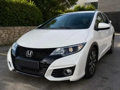 Usado Honda Civic Elegance 120 CV (88 kW) 2016 Blanco Utilitario