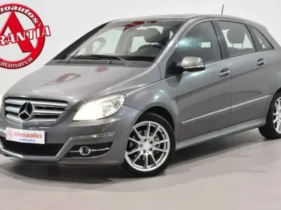 Usado Mercedes B200 140 CV (102 kW) 2009 Gris Monovolumen