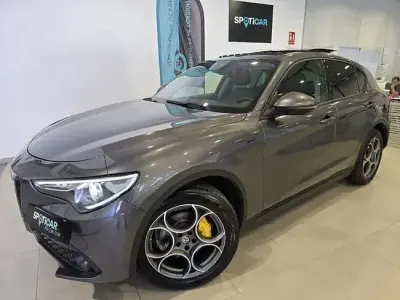 Usado Alfa Romeo Stelvio Sprint 190 CV (139 kW) 2021 Gris SUV