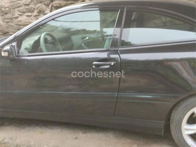 Negro Usado 2004 Mercedes C220 Berlina | 4999 € (Un poco caro)