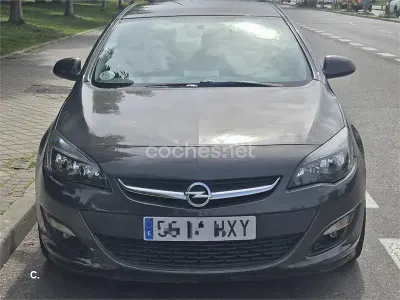Brugt Opel Astra Business 110 HK (80 kW) 2014 Rød Sedan