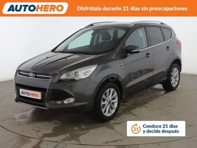 Usado Ford Kuga Titanium 150 CV (110 kW) 2015 Gris / plata SUV