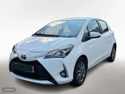 Usado Toyota Yaris Active 69 CV (50 kW) 2019 Blanco Berlina