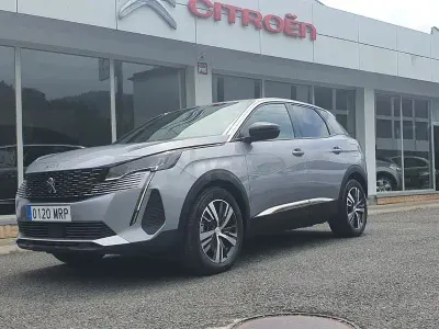 Usado Peugeot 3008 Allure 180 CV (132 kW) 2024 Gris / plata SUV