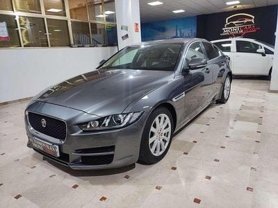 Usado Jaguar XE Pure 179 CV (131 kW) 2016 Gris Berlina