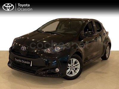 Usado Toyota Yaris Hybrid Active 116 CV (85 kW) 2021 Negro Berlina