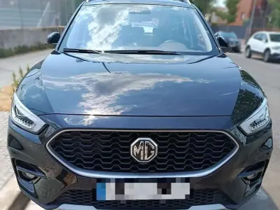 Usado MG ZS Luxury 111 CV (81 kW) 2023 Negro SUV