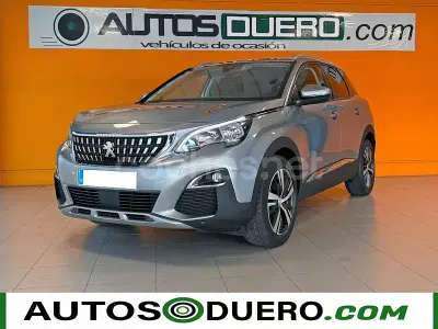 Usado Peugeot 3008 Allure 130 CV (95 kW) 2020 Gris / plata SUV