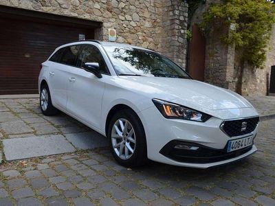 Usado Seat Leon Reference 116 CV (85 kW) 2021 Blanco Familiar