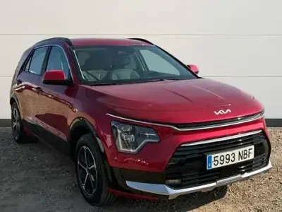 Usado Kia Niro 129 CV (94 kW) 2025 Rojo SUV
