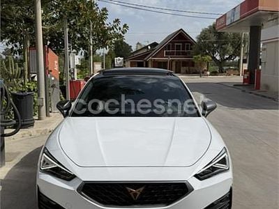 Usado Cupra Leon 150 HP (110 kW) 2024 Branco Sedan