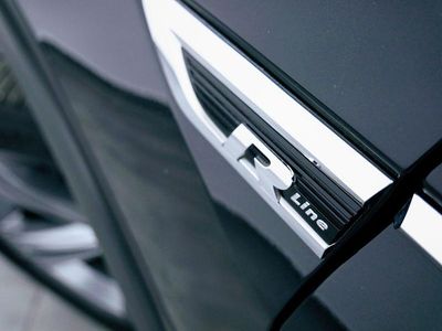 Negro Usado 2018 VW Tiguan R-line SUV | 29.990 €