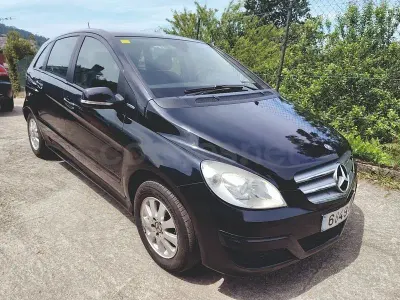 Usado Mercedes B150 Edition 95 CV (69 kW) 2009 Negro Monovolumen