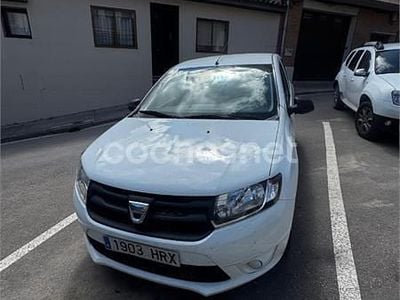 Usado Dacia Sandero Lauréate 75 CV (55 kW) 2013 Blanco Berlina
