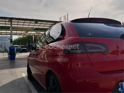Usado Seat Ibiza FR 150 CV (110 kW) 2006 Rojo Utilitario