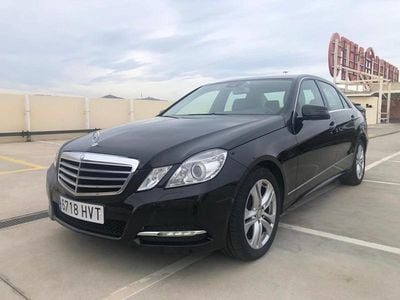 Usado Mercedes E220 Avantgarde 170 CV (125 kW) 2013 Negro Berlina
