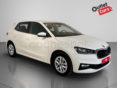 Usado Skoda Fabia Selection 95 CV (69 kW) 2025 Blanco Utilitario
