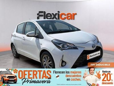 Usado Toyota Yaris Hybrid Active 100 CV (73 kW) 2019 Blanco