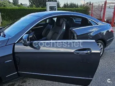 Usado Mercedes E200 Elegance 184 CV (135 kW) 2011 Azul Coupe