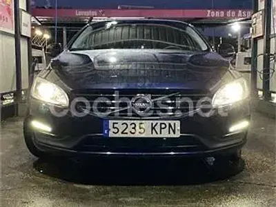 Usado Volvo V60 Momentum 150 CV (110 kW) 2018 Azul Familiar