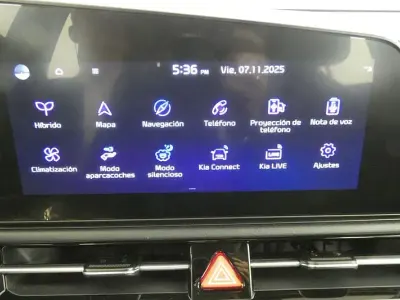 Usado Kia Niro 129 CV (94 kW) 2025 Rojo SUV