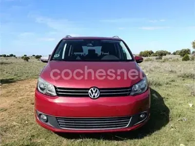 Usado VW Touran Advance 105 CV (77 kW) 2012 Rojo Monovolumen