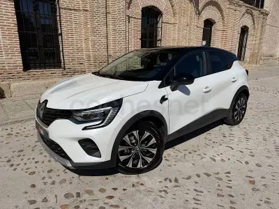 Używany Renault Captur Evolution 160 KM (117 kW) 2023 Biały SUV