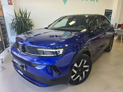 Usado Opel Mokka 136 HP (100 kW) 2025 Azul SUV