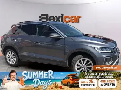 Usado VW T-Roc Life 150 CV (110 kW) 2024 Gris SUV