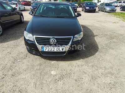Usado VW Passat Trendline 140 CV (102 kW) 2005 Negro Berlina