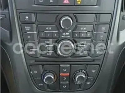Usado Opel Astra Essentia 100 CV (73 kW) 2010 Blanco Berlina