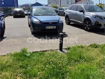 Usado Ford Focus Trend 109 CV (80 kW) 2010 Azul Familiar