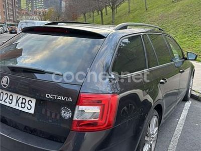 Usado Skoda Octavia Ambition 150 CV (110 kW) 2017 Negro Familiar