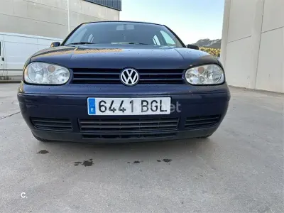 Usado VW Golf IV Conceptline 100 CV (73 kW) 2001 Azul Berlina