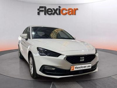 Usado Seat Leon Style 110 CV (80 kW) 2024 Blanco Berlina