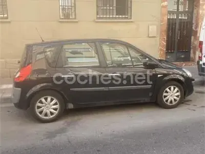 Usado Renault Scénic II Privilege 105 CV (77 kW) 2007 Negro Monovolumen