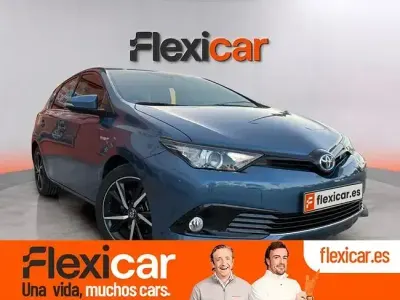Usado Toyota Auris Hybrid Active 136 CV (100 kW) 2018 Azul