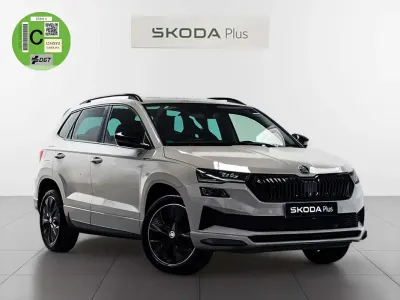 Usado Skoda Karoq SportLine 150 CV (110 kW) 2022 Gris SUV