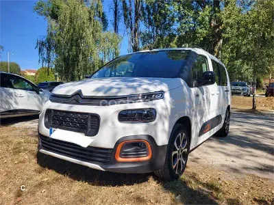 Usado Citroën Berlingo Shine 130 CV (95 kW) 2019 Blanco Monovolumen