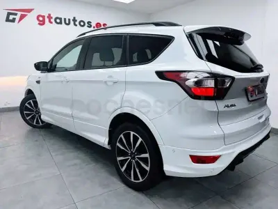 Usado Ford Kuga ST-Line 150 CV (110 kW) 2017 Blanco SUV