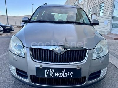 Gris / plata Usado 2009 Skoda Roomster Sport Monovolumen | 4700 €