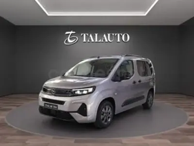 Nuevo Opel Combo 100 CV (73 kW) 2026 Gris / plata Monovolumen